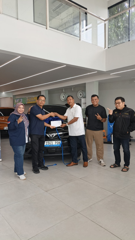  - Penyerahan Unit Vinfast Karawaci